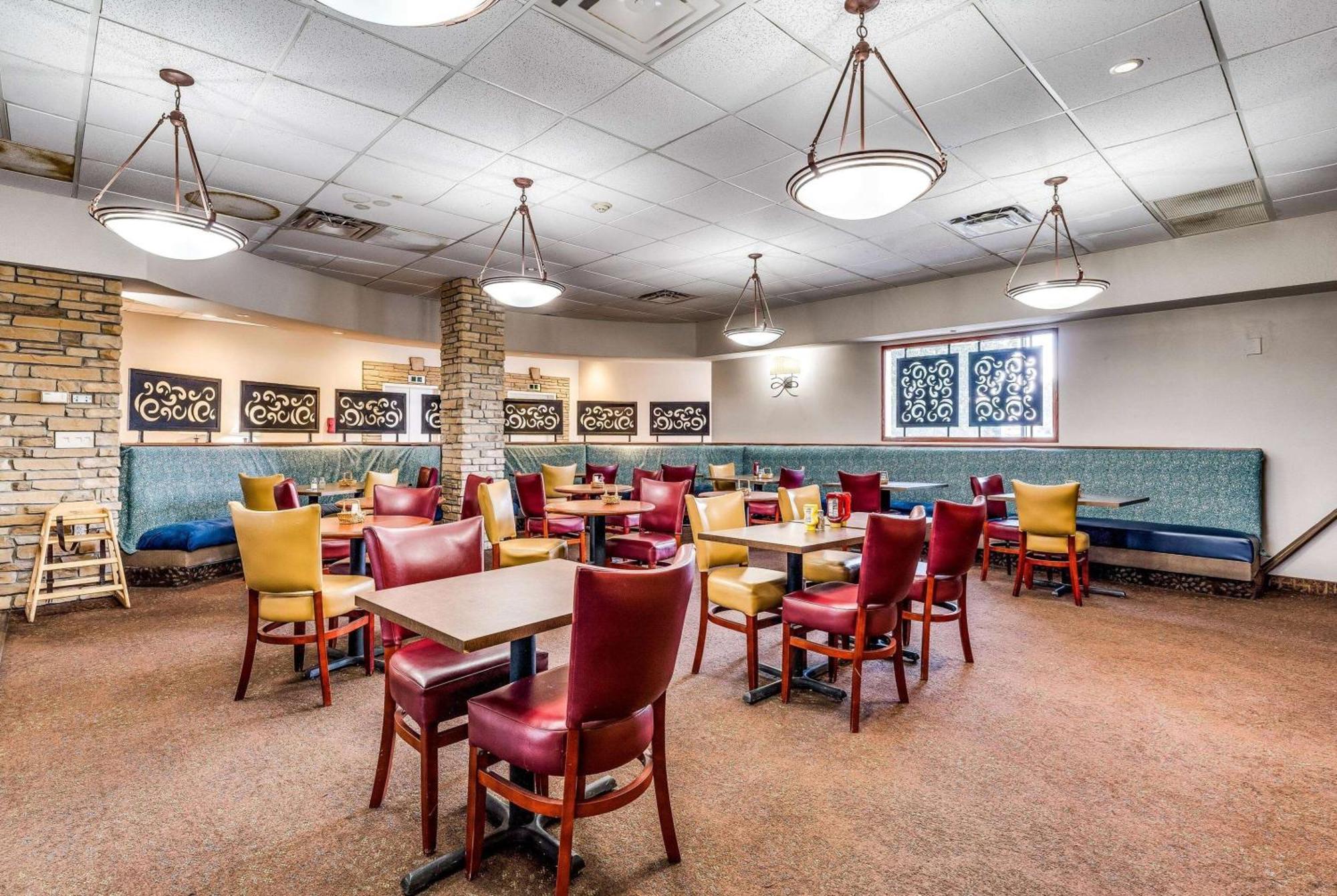 Wyndham Garden Wichita Downtown Exterior foto